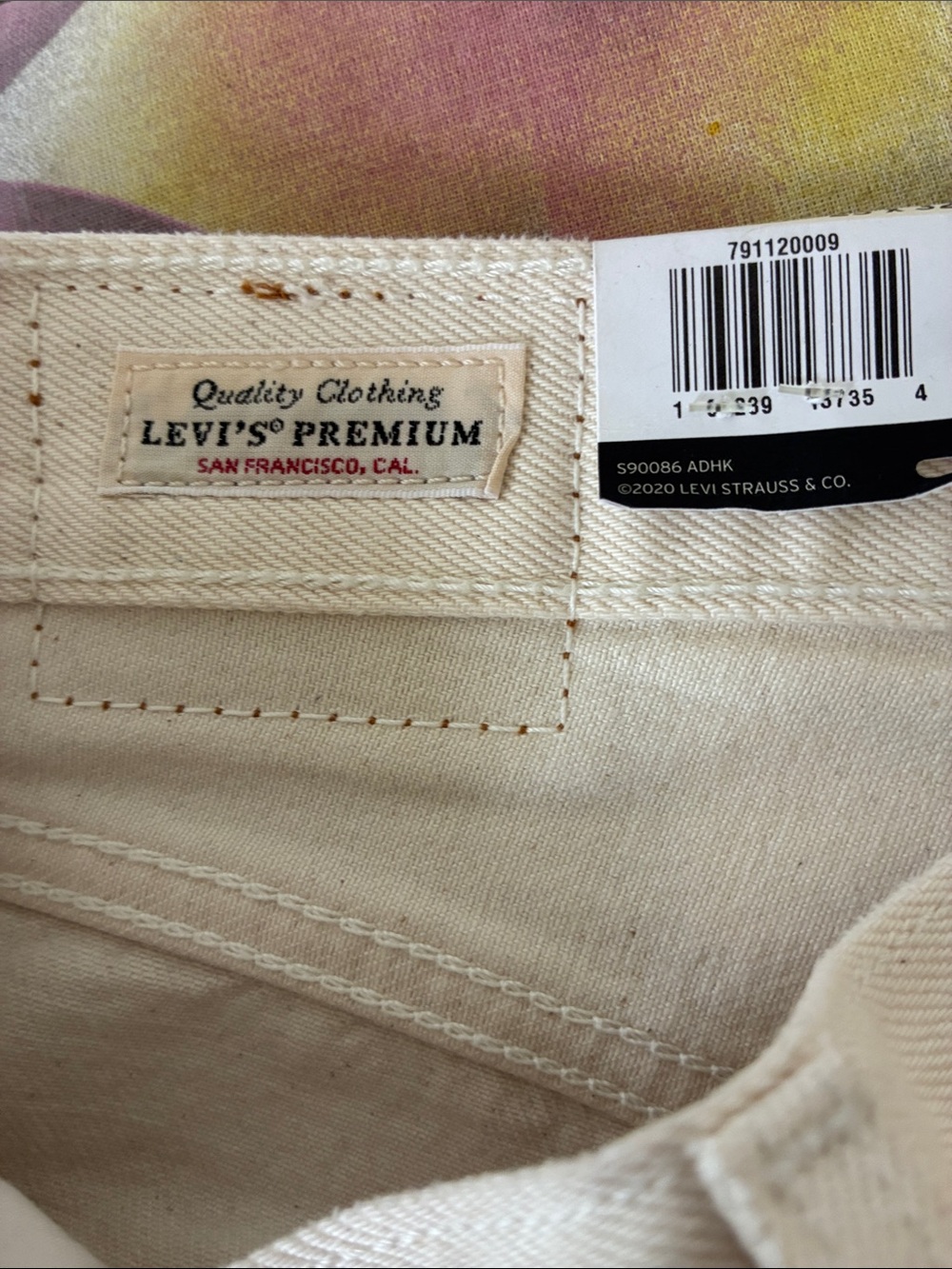 New Levi’s Premium Ribcage Wide leg inseam 31” - Picture 6 of 6